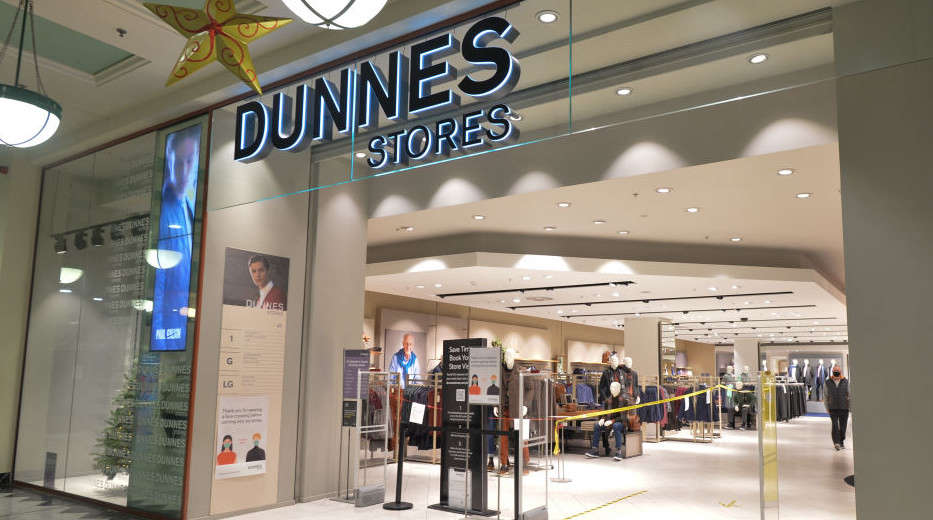 เจ้าของบ้านต่างชื่นชอบพวงหรีดคริสต์มาสที่ 'สมบูรณ์แบบ' ที่ติดไว้ล่วงหน้าจาก Dunnes Stores