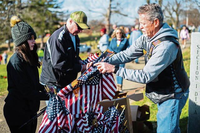 งานระดมทุนถูกกำหนดไว้สำหรับ North Huntingdon Wreaths ทั่วอเมริกา