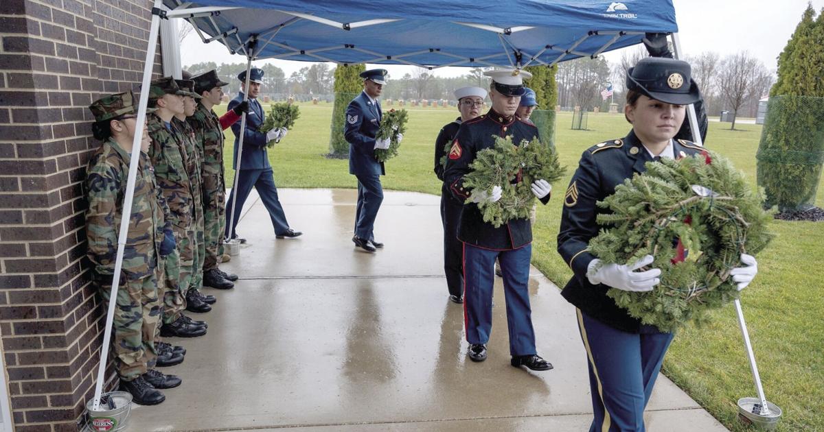 ชุมชน Fort Leonard Wood รำลึกถึงวีรบุรุษผู้ล่วงลับในงาน Wreaths Across America | ข่าวท้องถิ่น