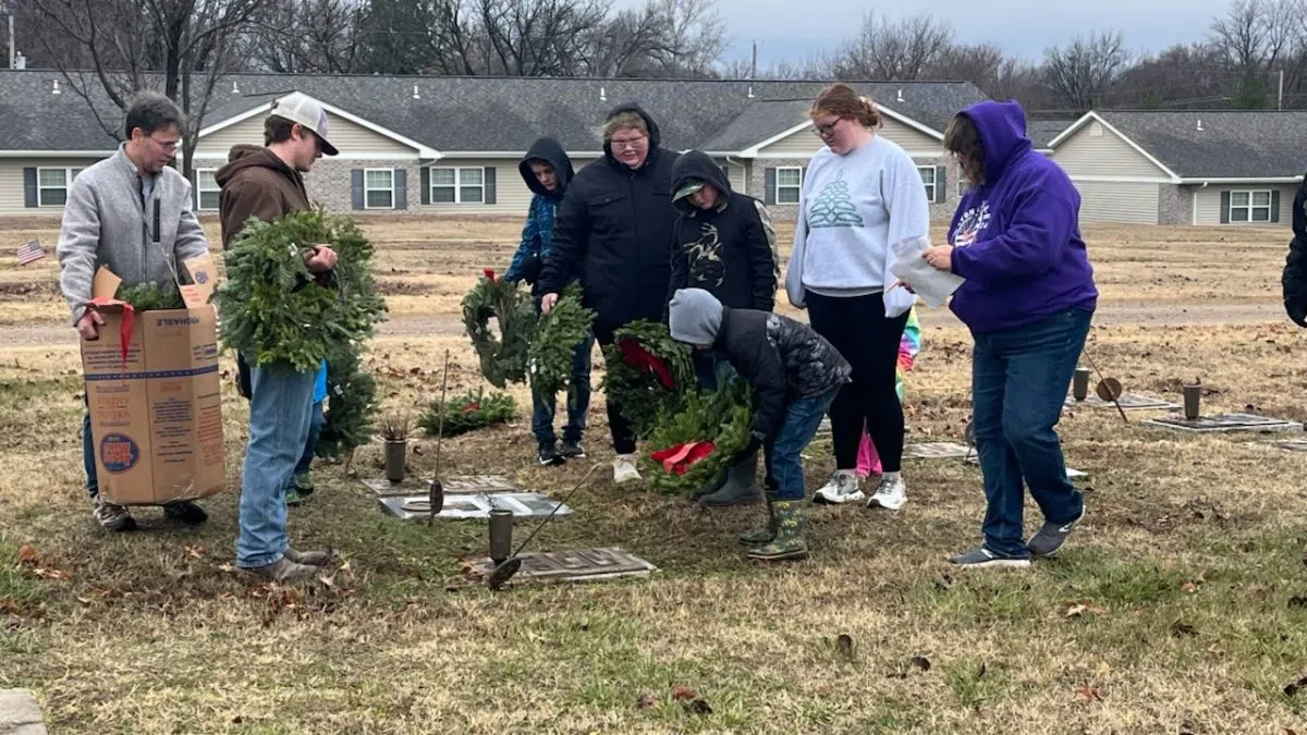 ความพยายามของ Wreaths Across America ปี 2025 ดำเนินไปด้วยการสนับสนุนแบบ 2 ต่อ 1